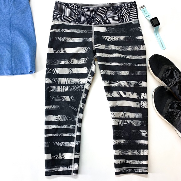 Lululemon Athletica Shady Palms Wunder Under Capris Cropped Leggings Striped - Picture 3 of 7